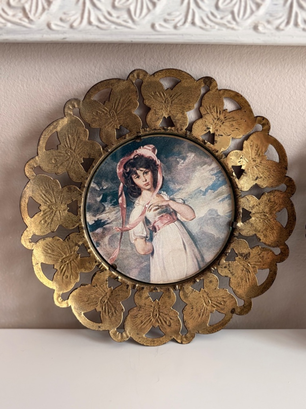 2 Vintage 6” Brass Butterfly Frame Hanging Art Pinkie Girl And Blue Boy England - Picture 2 of 10